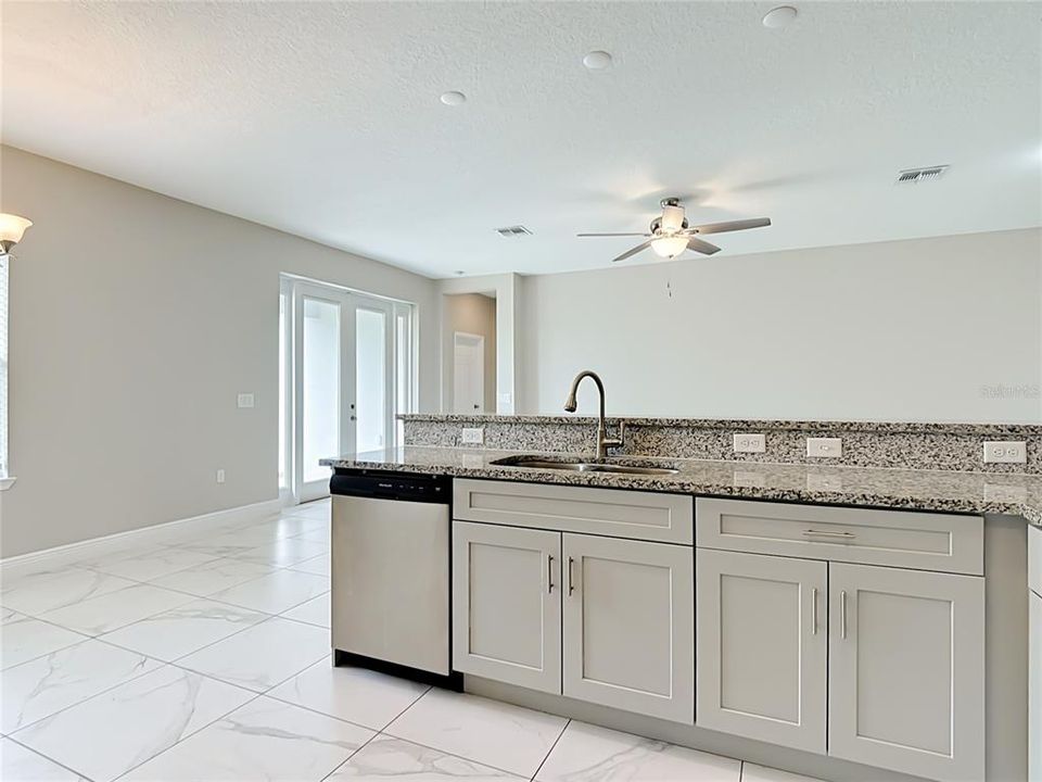 For Sale: $325,000 (4 beds, 2 baths, 1828 Square Feet)