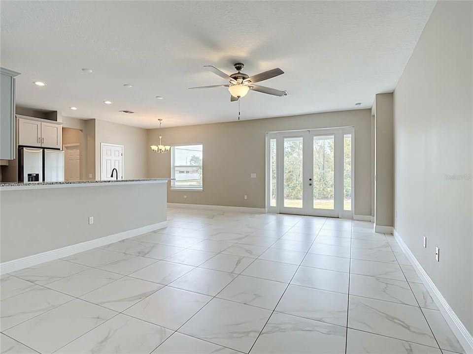 For Sale: $325,000 (4 beds, 2 baths, 1828 Square Feet)
