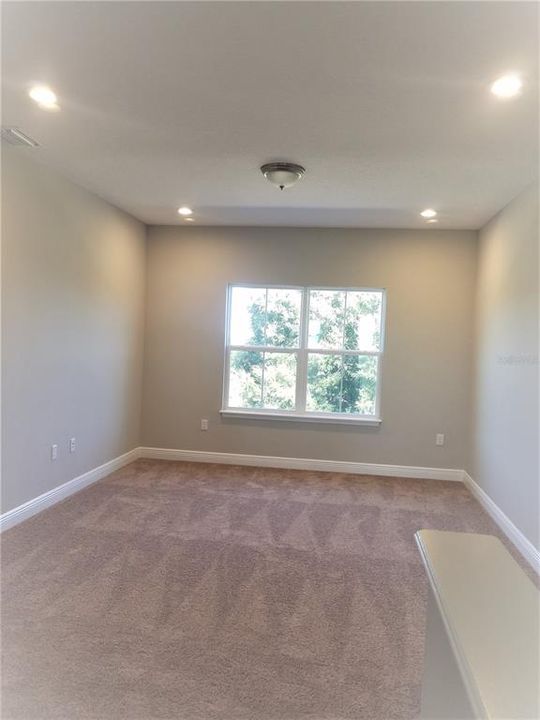 For Rent: $1,900 (3 beds, 2 baths, 1740 Square Feet)