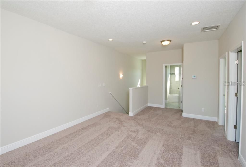 For Rent: $1,900 (3 beds, 2 baths, 1740 Square Feet)