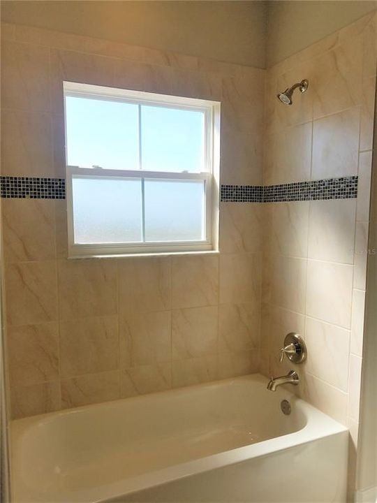 For Rent: $1,900 (3 beds, 2 baths, 1740 Square Feet)