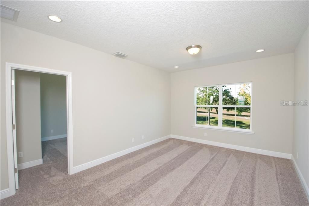 For Rent: $1,900 (3 beds, 2 baths, 1740 Square Feet)