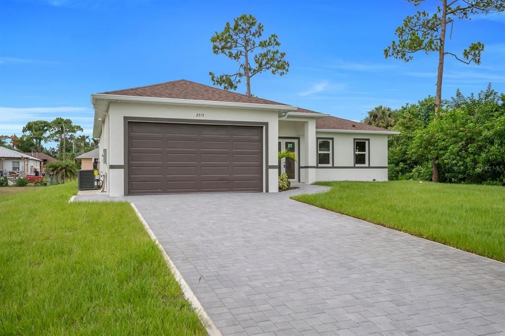 For Sale: $345,000 (3 beds, 2 baths, 1493 Square Feet)