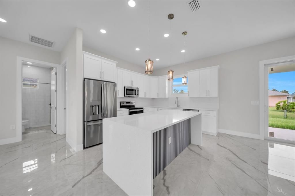 For Sale: $345,000 (3 beds, 2 baths, 1493 Square Feet)