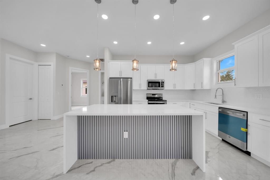 For Sale: $345,000 (3 beds, 2 baths, 1493 Square Feet)