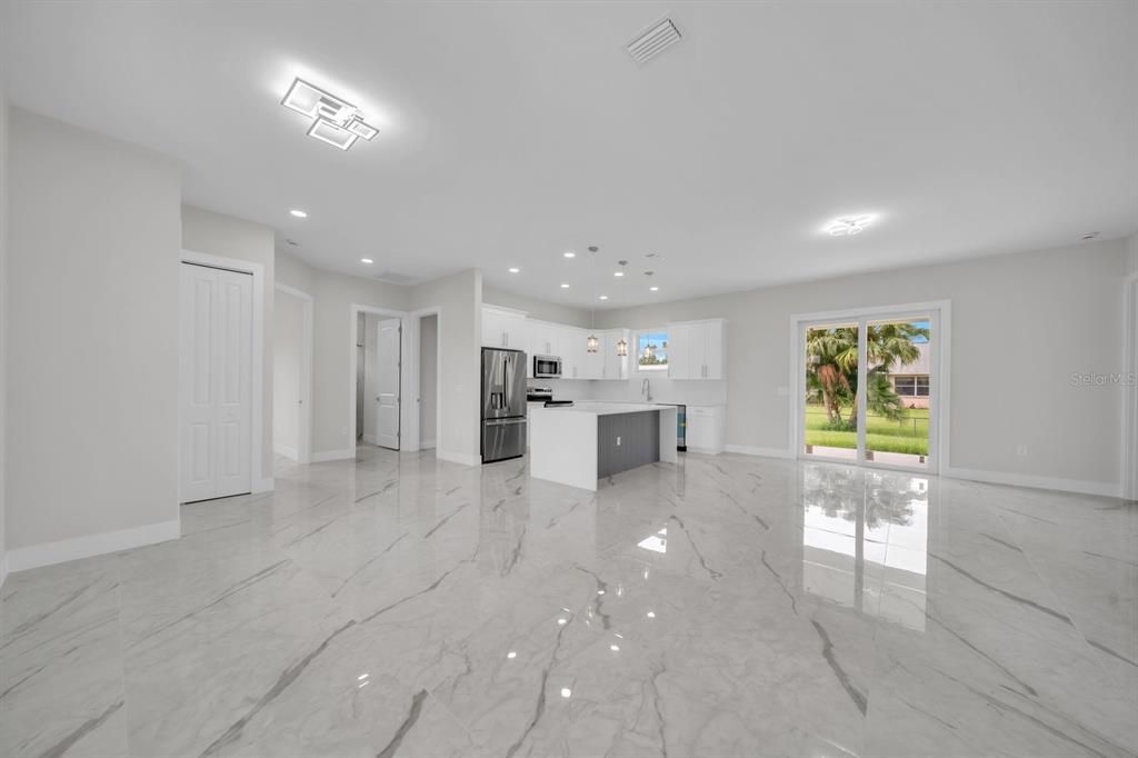 For Sale: $345,000 (3 beds, 2 baths, 1493 Square Feet)