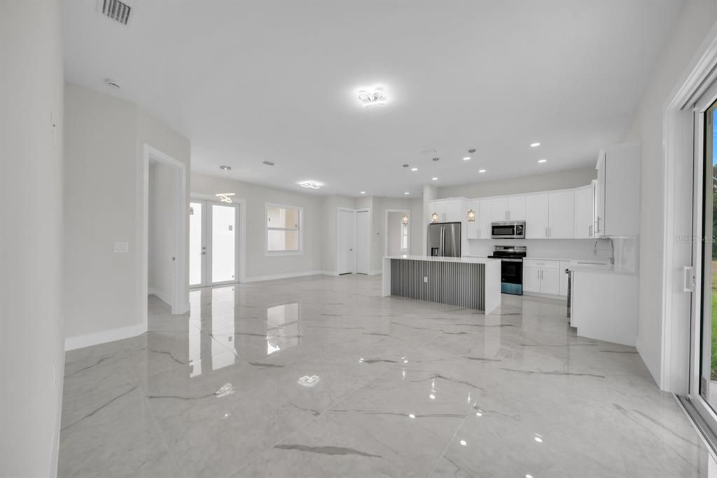 For Sale: $345,000 (3 beds, 2 baths, 1493 Square Feet)