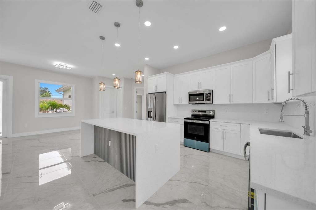 For Sale: $345,000 (3 beds, 2 baths, 1493 Square Feet)