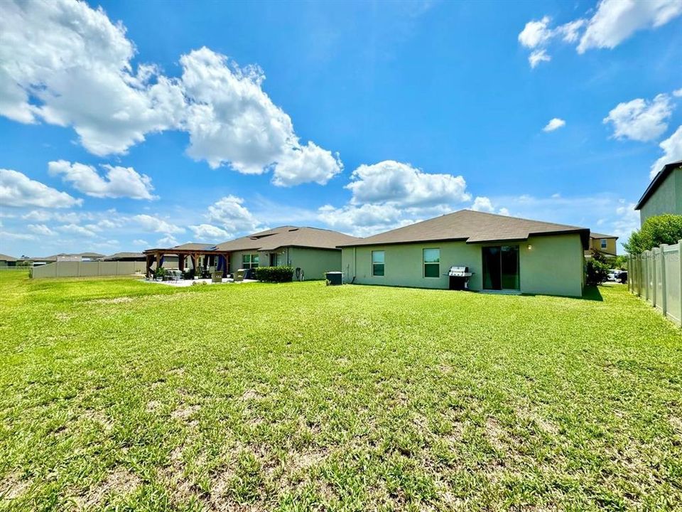 For Rent: $2,200 (4 beds, 2 baths, 1841 Square Feet)