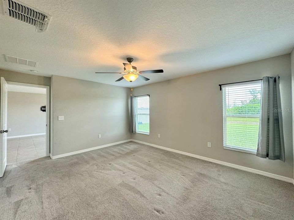For Rent: $2,200 (4 beds, 2 baths, 1841 Square Feet)