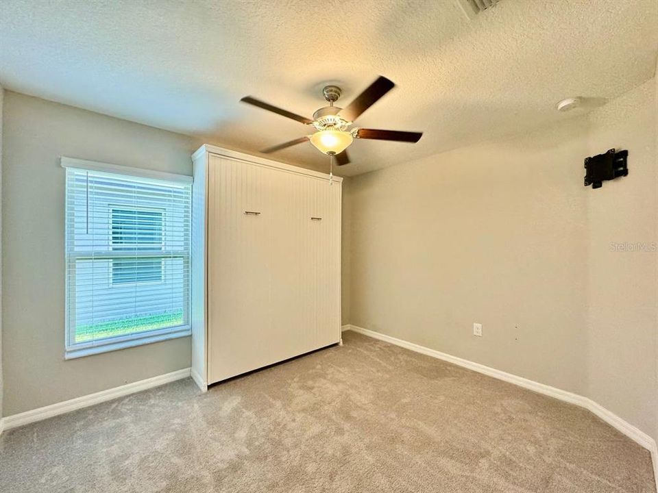 For Rent: $2,200 (4 beds, 2 baths, 1841 Square Feet)