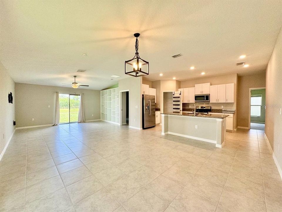 For Rent: $2,200 (4 beds, 2 baths, 1841 Square Feet)