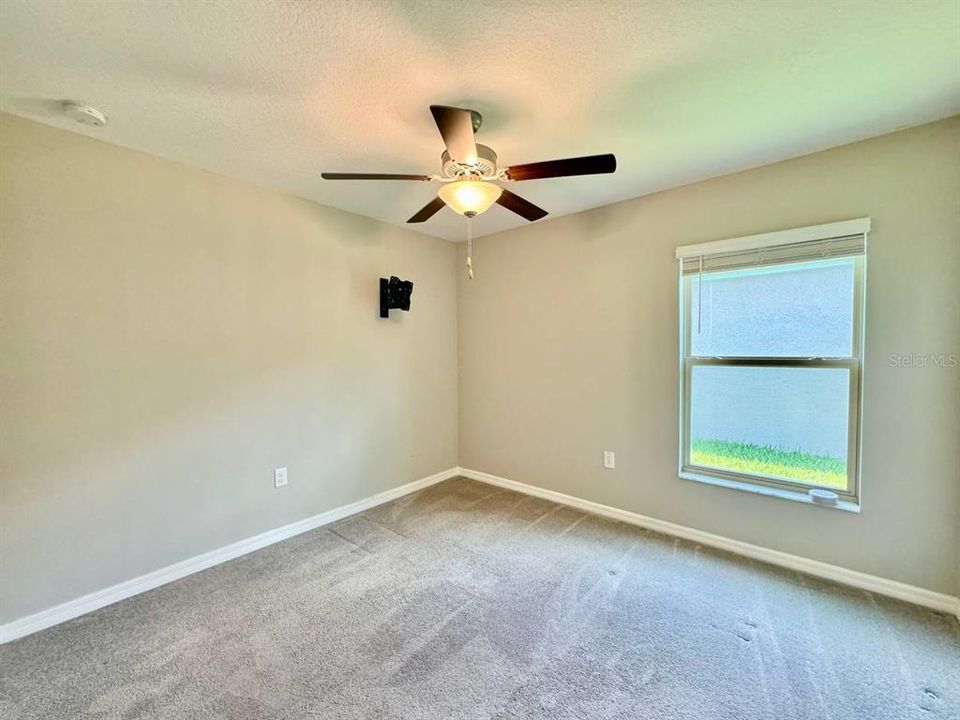 For Rent: $2,200 (4 beds, 2 baths, 1841 Square Feet)