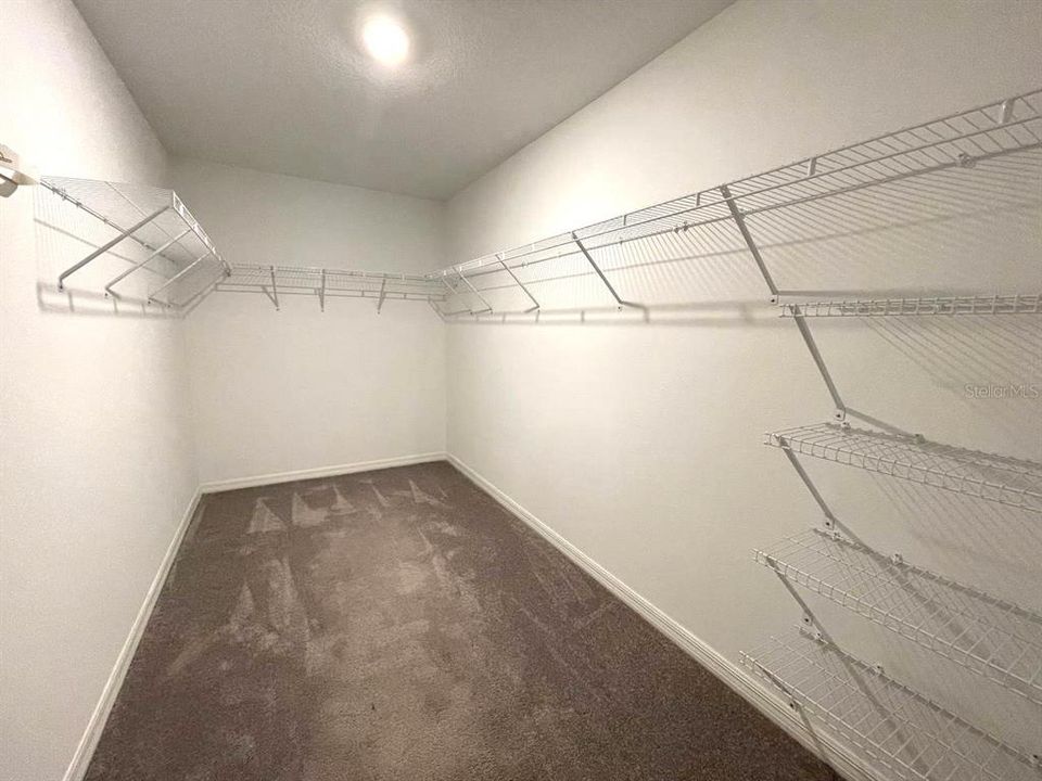 For Rent: $2,200 (4 beds, 2 baths, 1841 Square Feet)