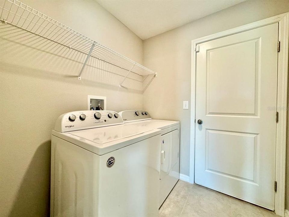 For Rent: $2,200 (4 beds, 2 baths, 1841 Square Feet)