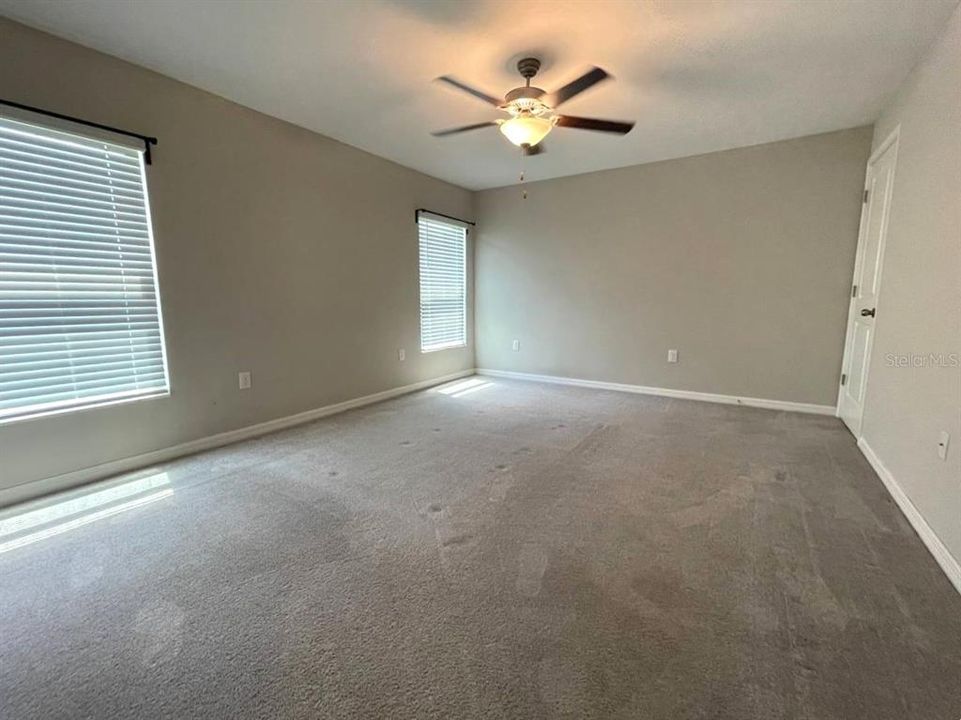 For Rent: $2,200 (4 beds, 2 baths, 1841 Square Feet)