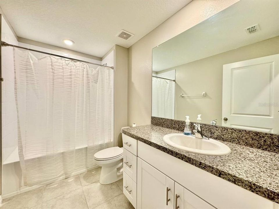 For Rent: $2,200 (4 beds, 2 baths, 1841 Square Feet)