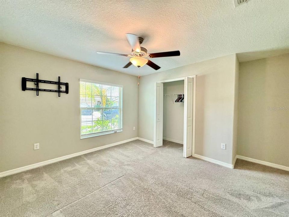 For Rent: $2,200 (4 beds, 2 baths, 1841 Square Feet)