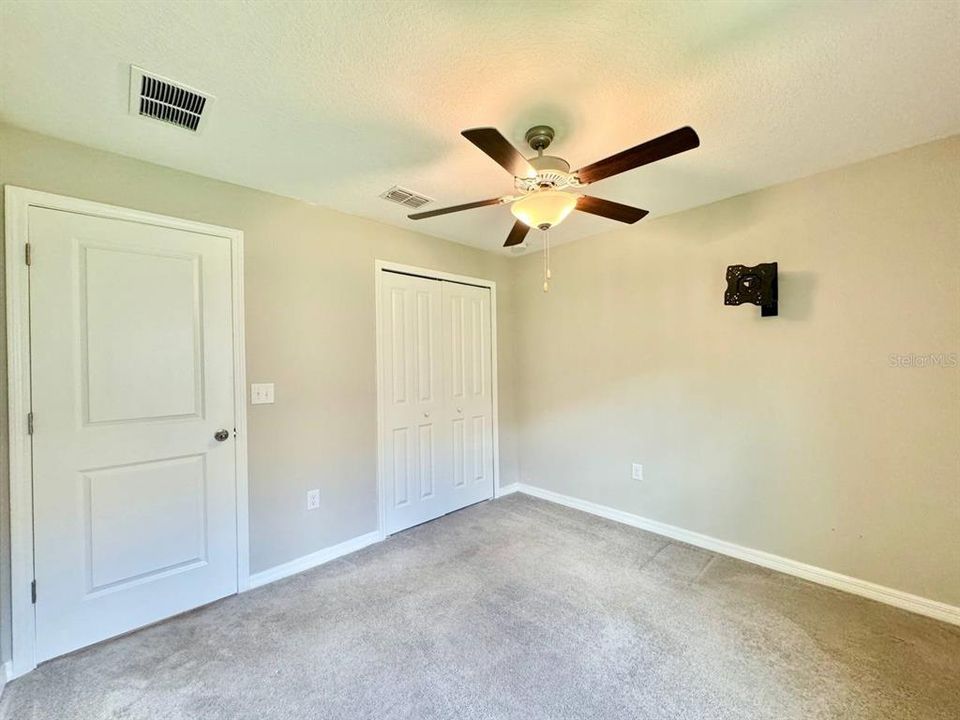 For Rent: $2,200 (4 beds, 2 baths, 1841 Square Feet)
