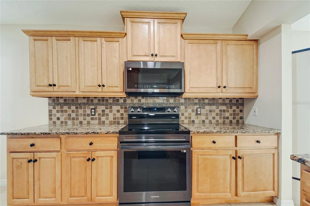 For Sale: $420,000 (3 beds, 2 baths, 1874 Square Feet)