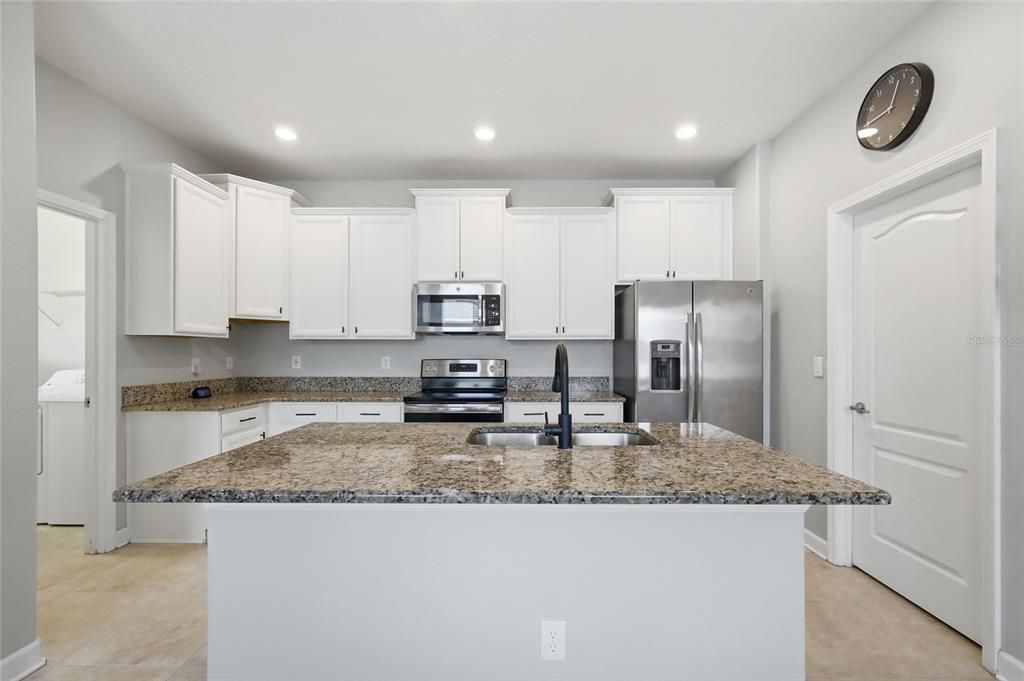 For Sale: $520,000 (3 beds, 2 baths, 1998 Square Feet)