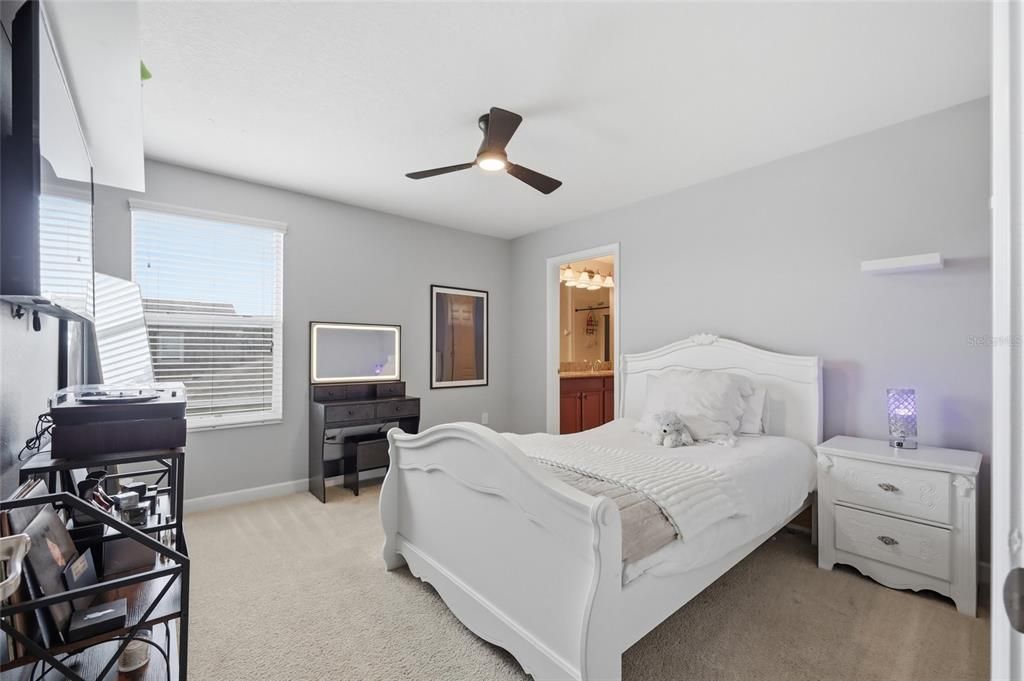 For Sale: $520,000 (3 beds, 2 baths, 1998 Square Feet)