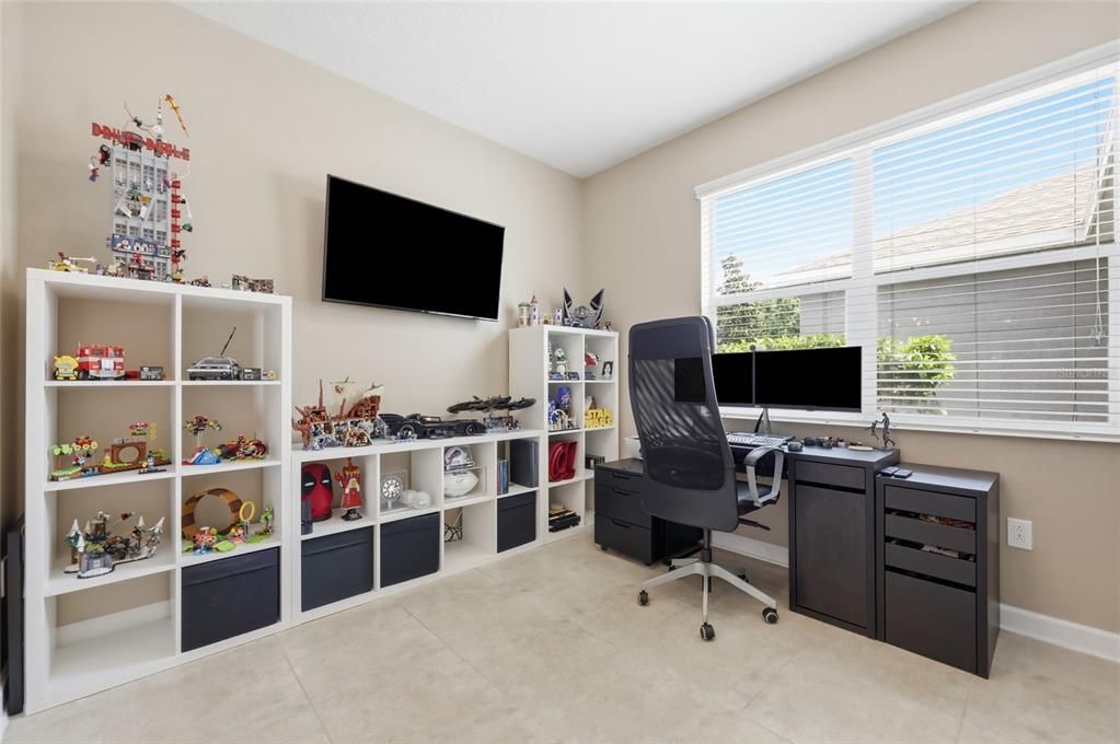 For Sale: $520,000 (3 beds, 2 baths, 1998 Square Feet)
