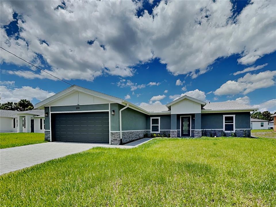 For Sale: $319,900 (3 beds, 2 baths, 1620 Square Feet)