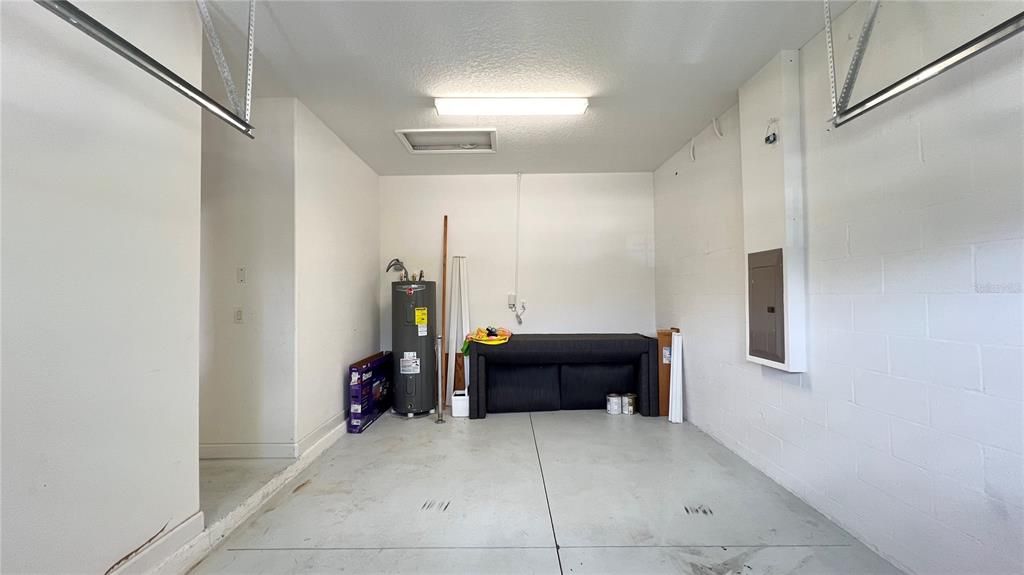 En Renta: $2,295 (4 camas, 3 baños, 2215 Pies cuadrados)