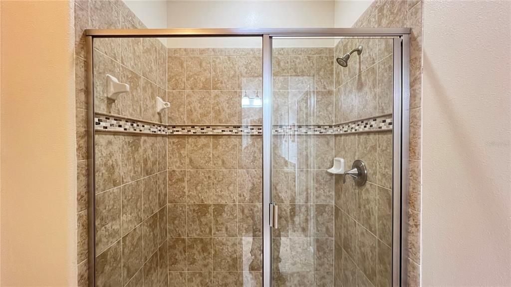 En Renta: $2,295 (4 camas, 3 baños, 2215 Pies cuadrados)