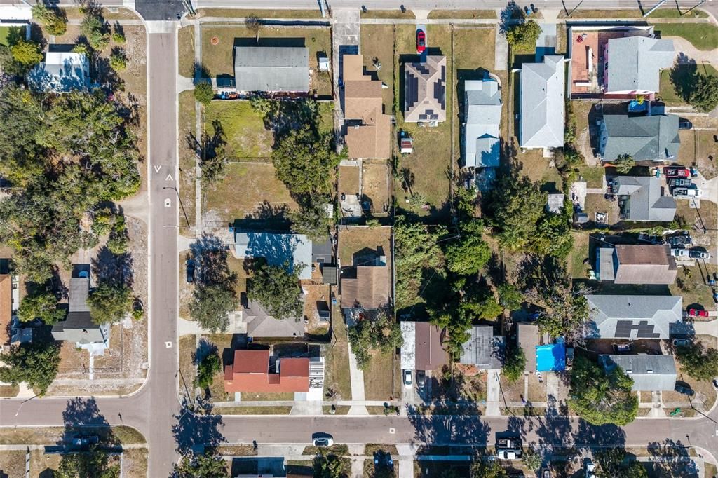 For Rent: $2,000 (2 beds, 1 baths, 660 Square Feet)