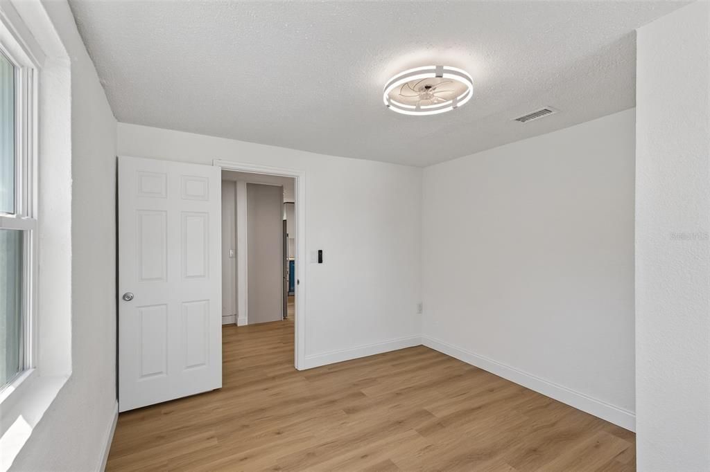 For Rent: $2,000 (2 beds, 1 baths, 660 Square Feet)