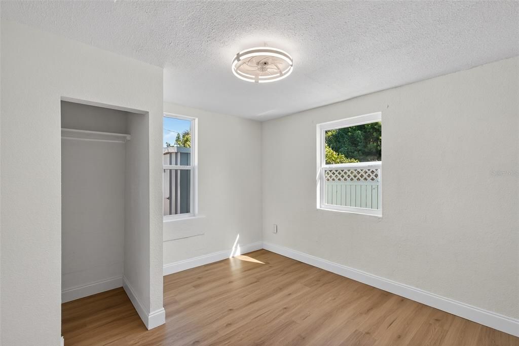For Rent: $2,000 (2 beds, 1 baths, 660 Square Feet)