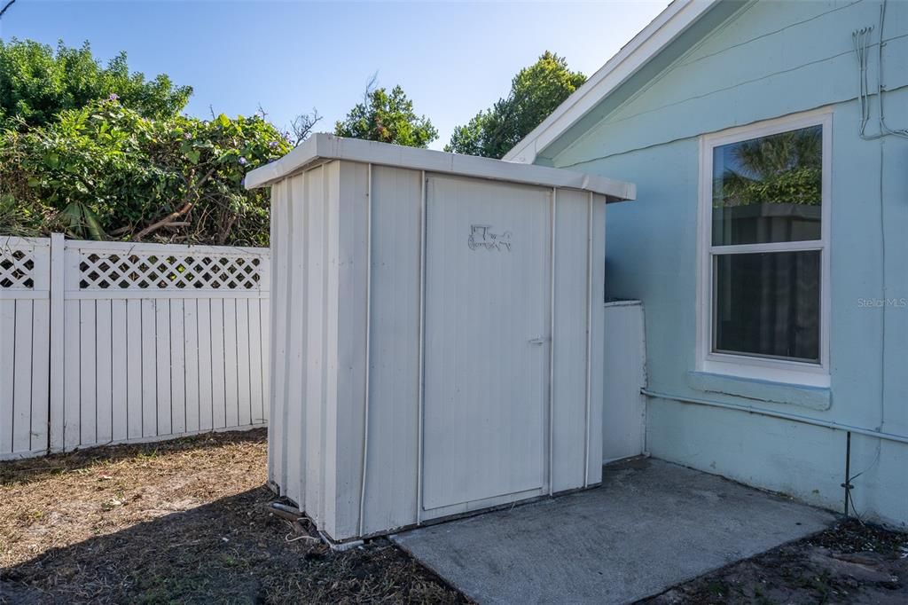 For Rent: $2,000 (2 beds, 1 baths, 660 Square Feet)