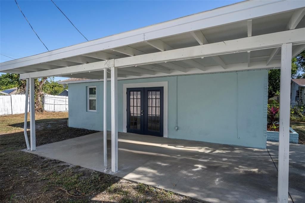 For Rent: $2,000 (2 beds, 1 baths, 660 Square Feet)