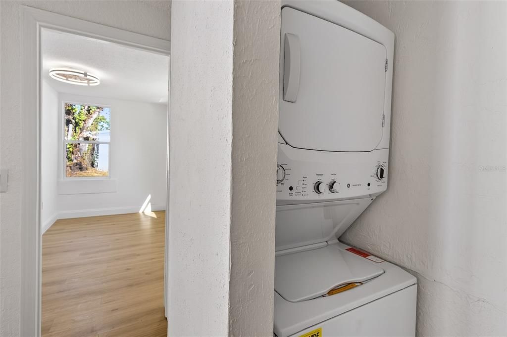 For Rent: $2,000 (2 beds, 1 baths, 660 Square Feet)