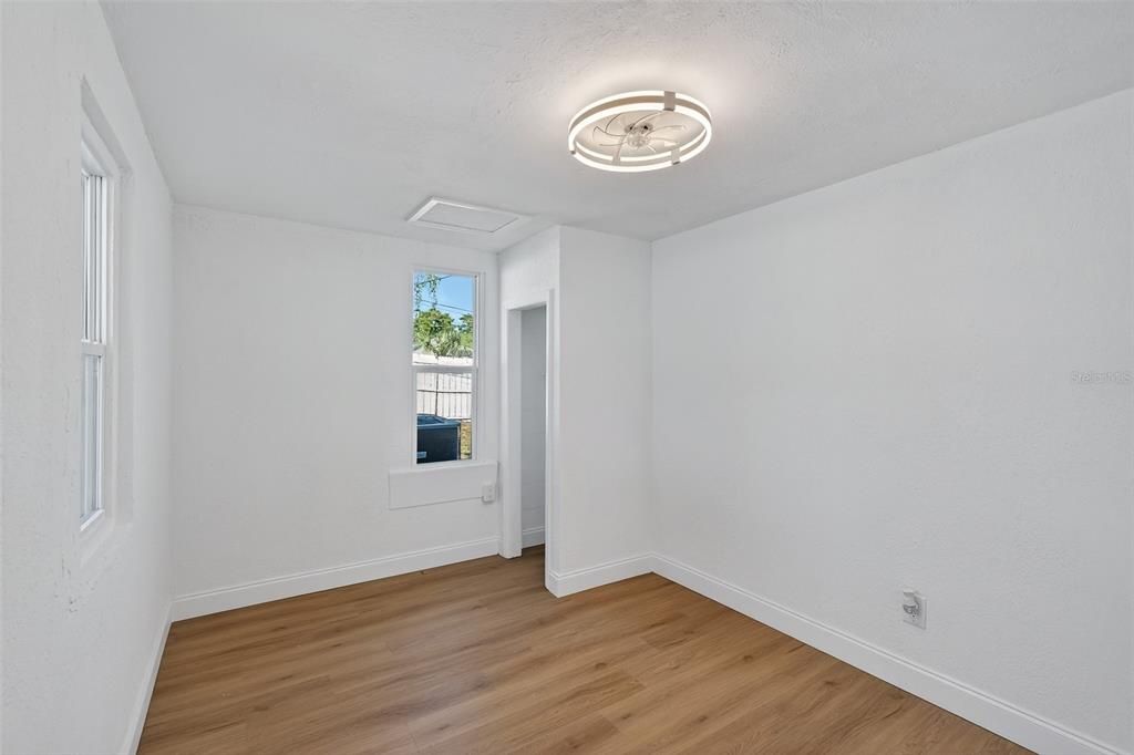 For Rent: $2,000 (2 beds, 1 baths, 660 Square Feet)