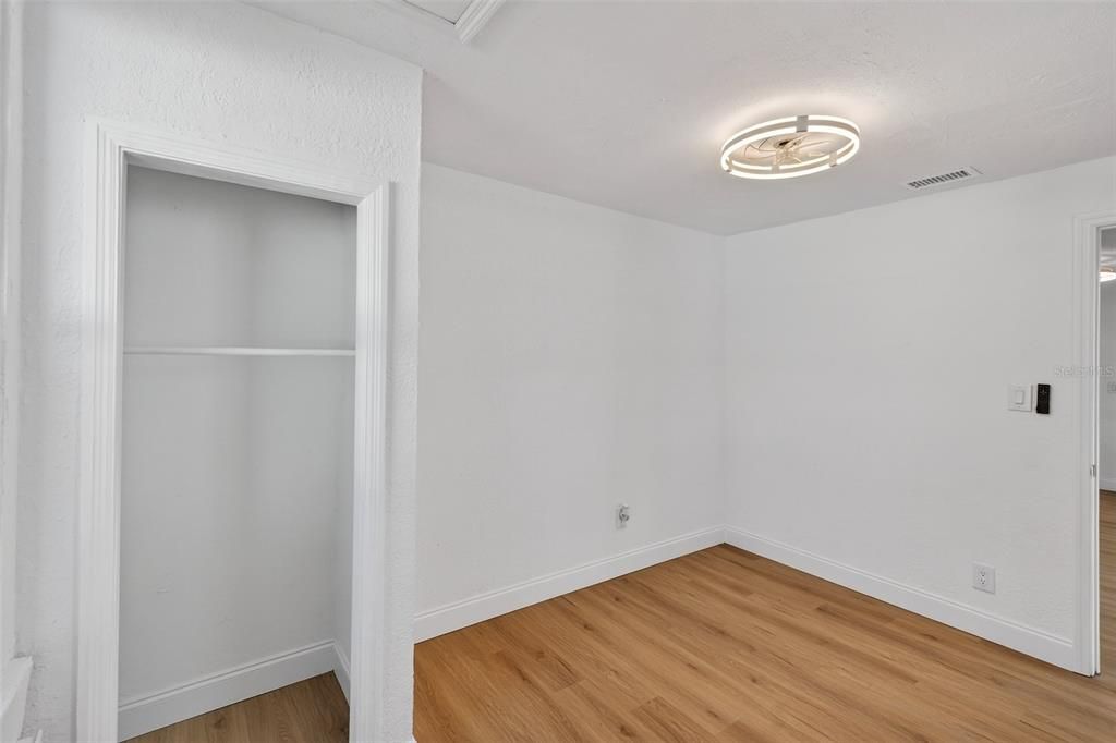 For Rent: $2,000 (2 beds, 1 baths, 660 Square Feet)