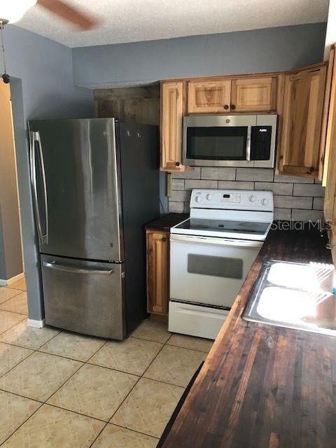 В аренду: $1,450 (2 спален, 1 ванн, 900 Квадратных фут)