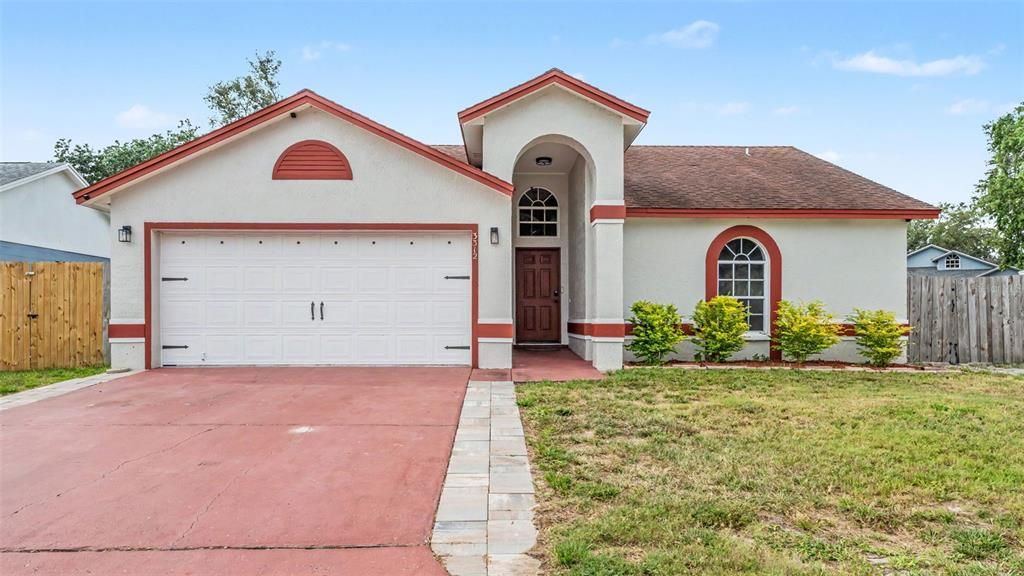 For Sale: $319,900 (3 beds, 2 baths, 1109 Square Feet)