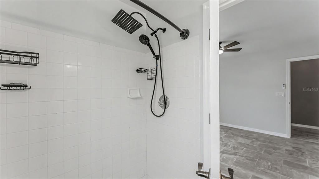For Sale: $319,900 (3 beds, 2 baths, 1109 Square Feet)
