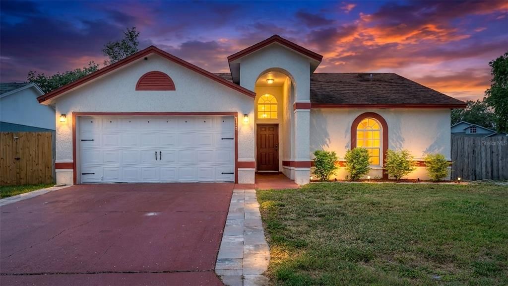 For Sale: $319,900 (3 beds, 2 baths, 1109 Square Feet)