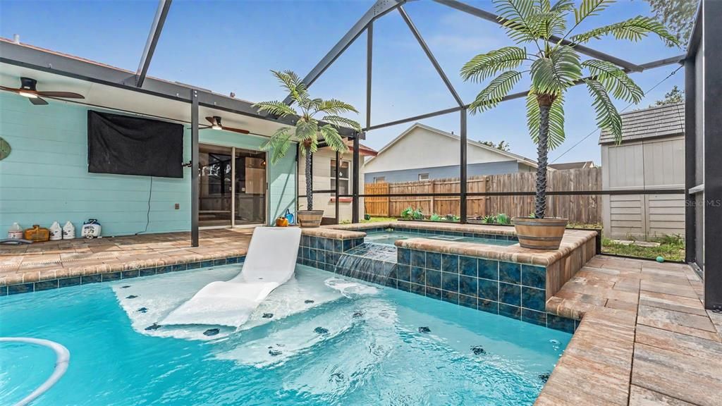For Sale: $319,900 (3 beds, 2 baths, 1109 Square Feet)