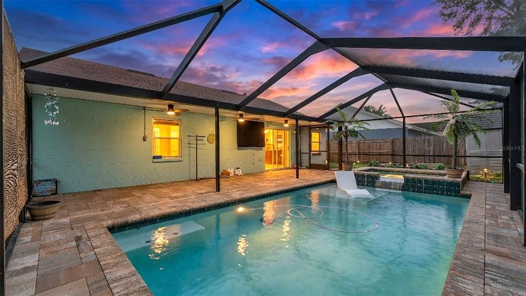For Sale: $319,900 (3 beds, 2 baths, 1109 Square Feet)