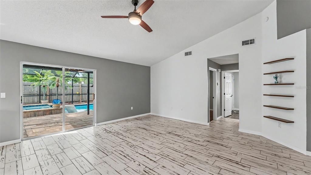For Sale: $319,900 (3 beds, 2 baths, 1109 Square Feet)