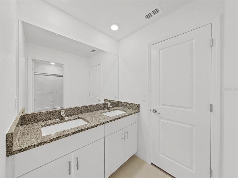 For Sale: $488,900 (5 beds, 2 baths, 2896 Square Feet)