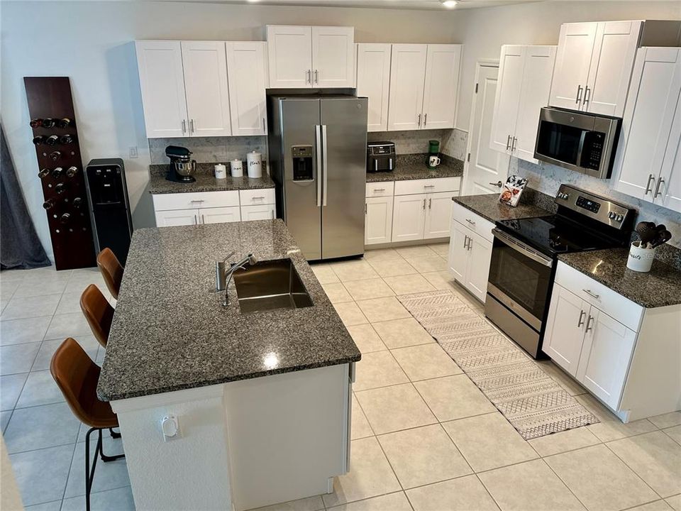 For Sale: $488,900 (5 beds, 2 baths, 2896 Square Feet)