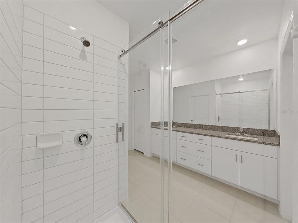 For Sale: $488,900 (5 beds, 2 baths, 2896 Square Feet)