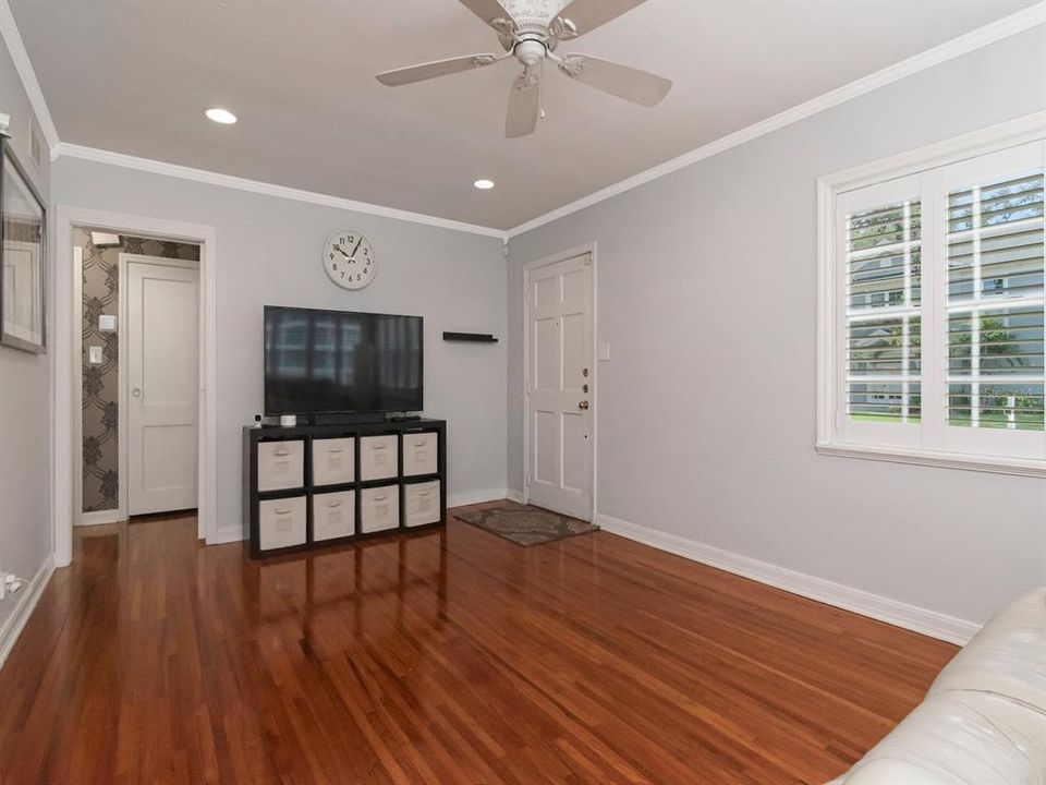 Active With Contract: $649,900 (3 beds, 2 baths, 1482 Square Feet)