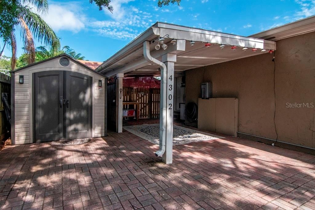 Active With Contract: $649,900 (3 beds, 2 baths, 1482 Square Feet)